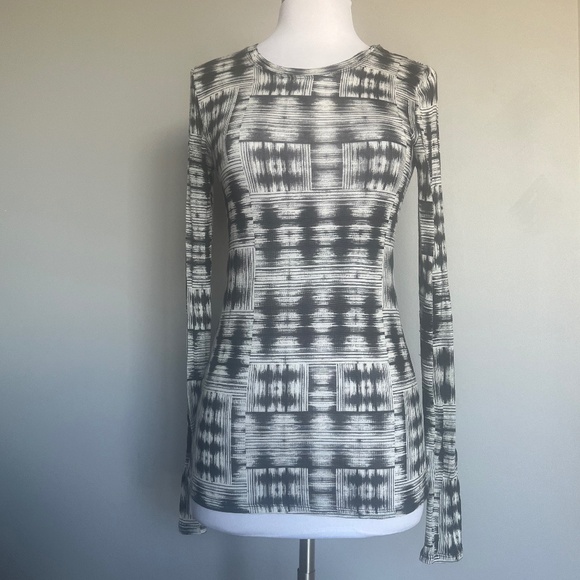 BCBGMAXAZRIA Agda Longsleve Abstract Print Casual Black White Mesh Top Blouse - Picture 1 of 7